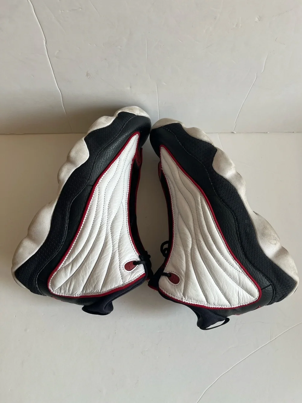 Jordan Mens Pro Strong White black Basketball Athletic sneaker size 8.5